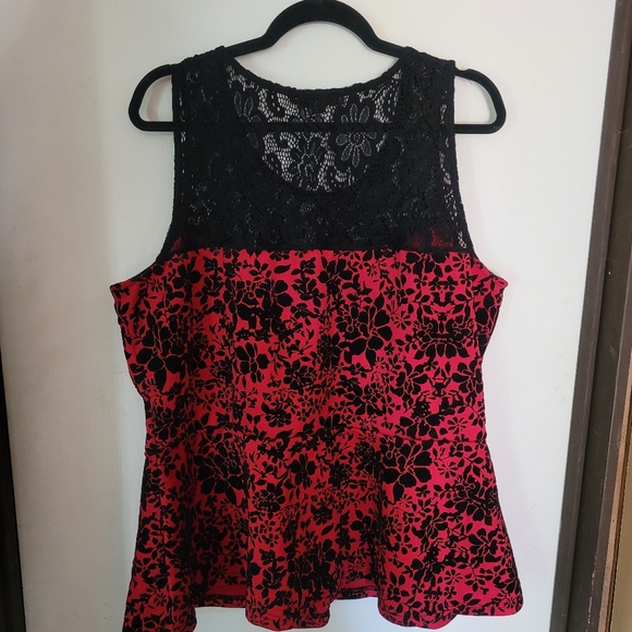 Sloane & Sadie Red and Black Velvet Top Plus Size 2X - Picture 2 of 4